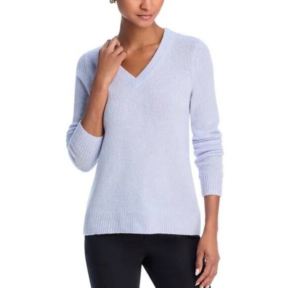 100% Cashmere NEW Bloomingdales Blue V-Neck Sz Med Sweater - Picture 2 of 9